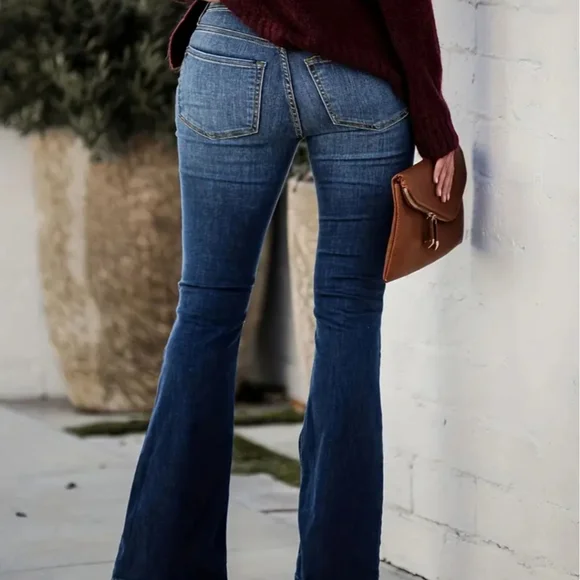 Women's Plus Size dark washed blue stretchy skinny flare jeans 3X (18) - Picture 2 of 3